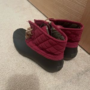 Sperry Women’s Saltwater Quilted Duck Boots, size 7.5